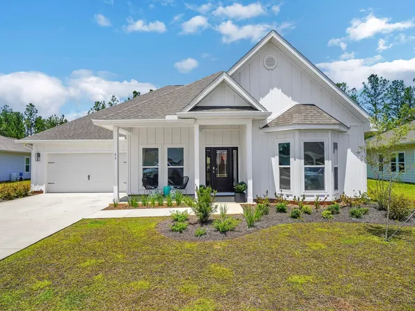 53 Oak Trees Ln E, Freeport, FL 32439