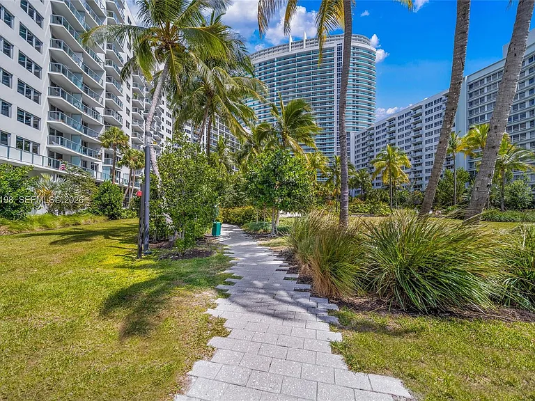 1500 Bay Rd #718S — Photo 21