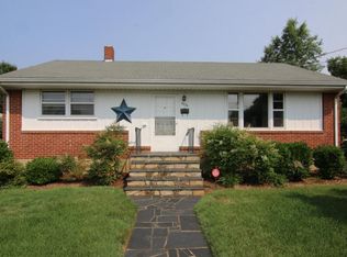 2630 Edinburgh Dr NW, Roanoke, VA 24012