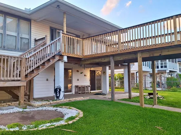 19 N White Heron Dr, La Marque, TX 77568