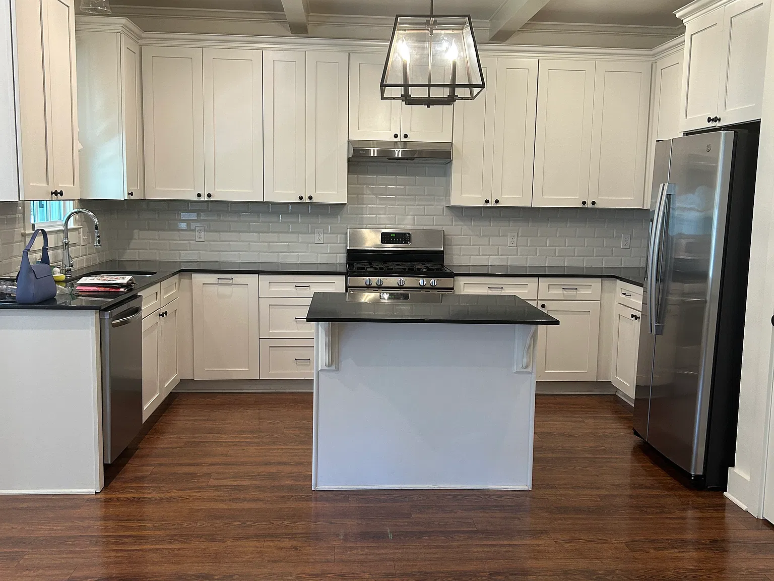 608 W 22nd Ave — Photo 3