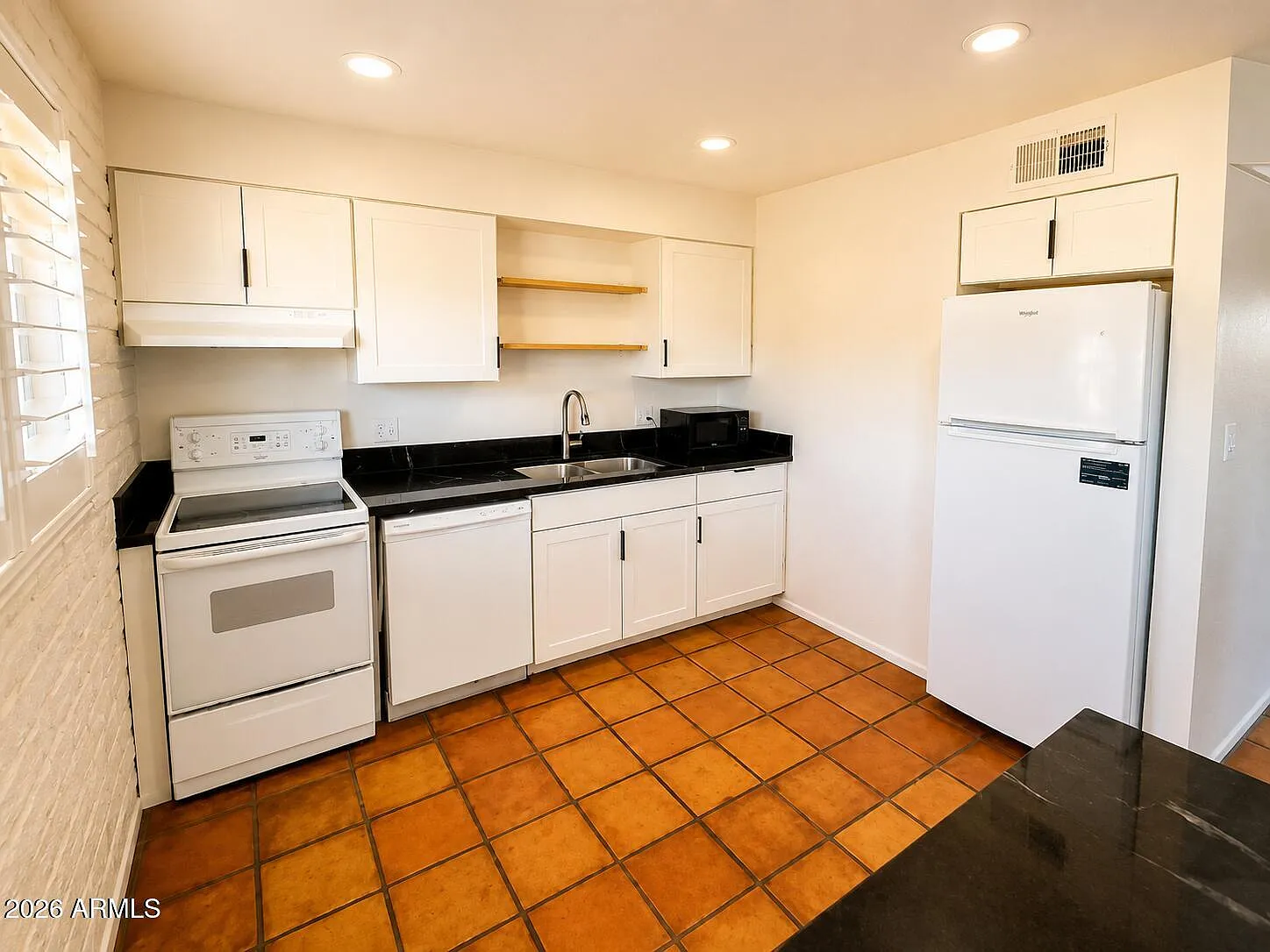2 bed, 1.0 bath, 783 sqft, $1,600 — Photo 3
