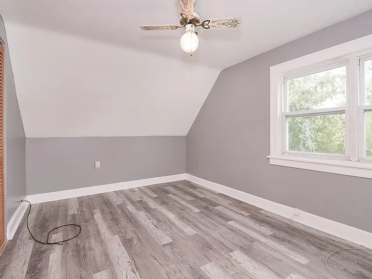 4520 Kenmore Ave — Photo 13