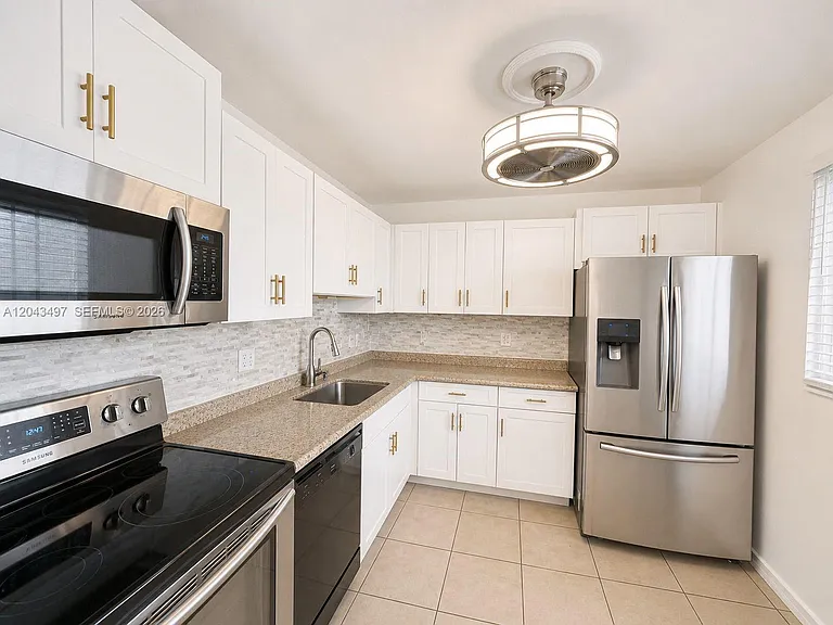 21121 SW 85th Ave #111 — Photo 3