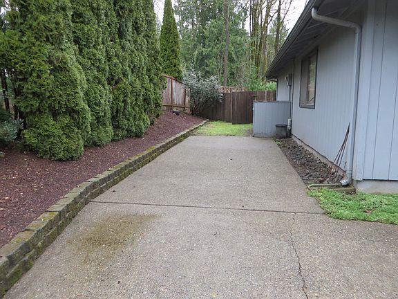 2nd image of 2265 Lakemoor Dr SW