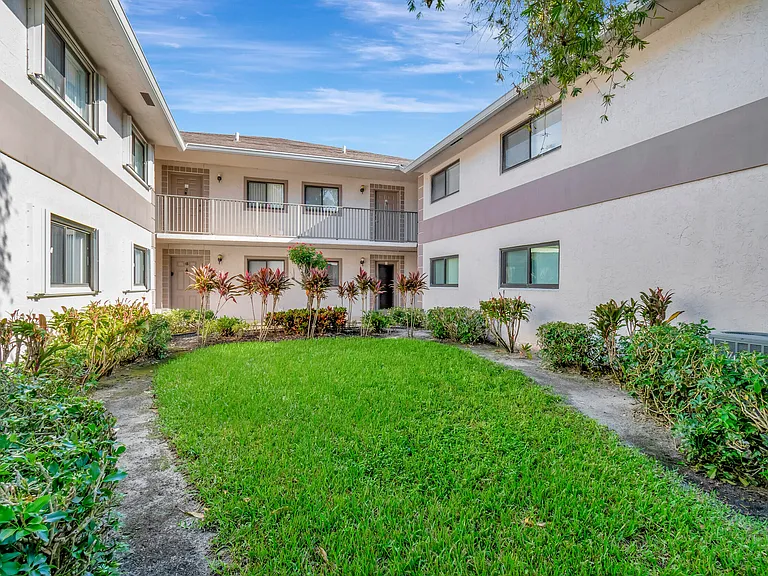 15364 Lakes Of Delray Blvd #45 — Photo 47