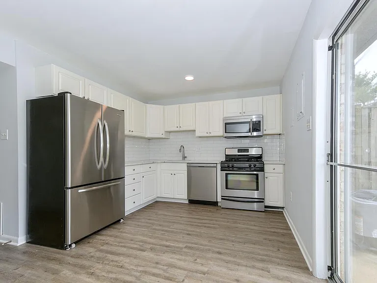 2208 Huston Pl — Photo 12