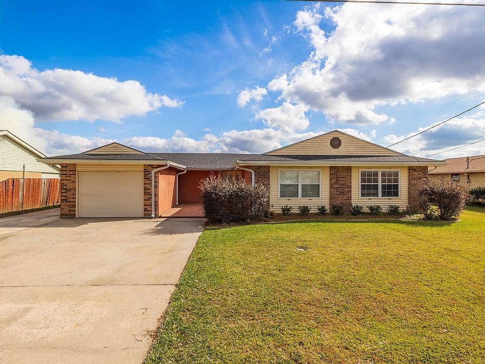 1st image of 117 Elm Dr