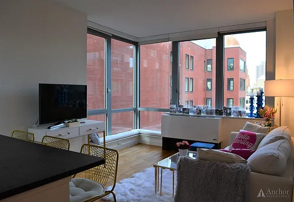 Rented by Anchor Associates | media 2