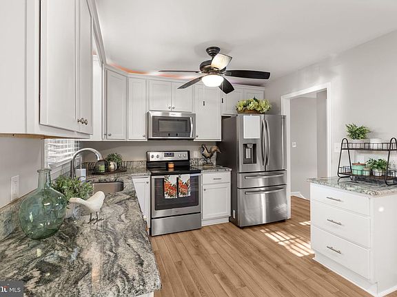 5th image of 10403 Daniels Ct
