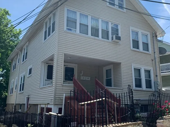18-20 Sunnyside St, Hyde Park, MA 02136