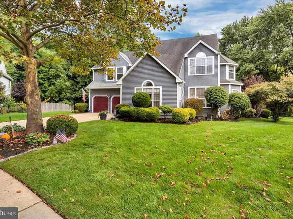 16 Edinburgh Ct, Mount Laurel, NJ 08054