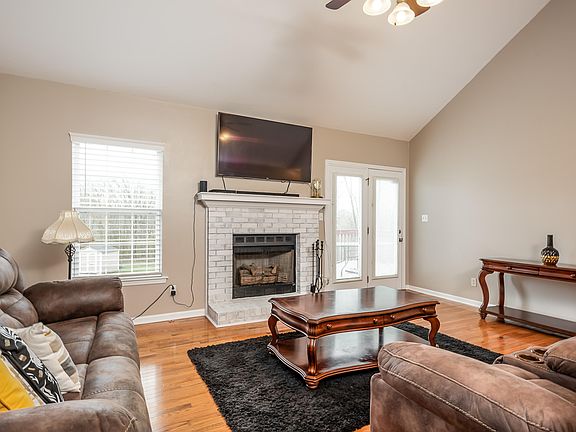 5th image of 1556 Overlook Ct