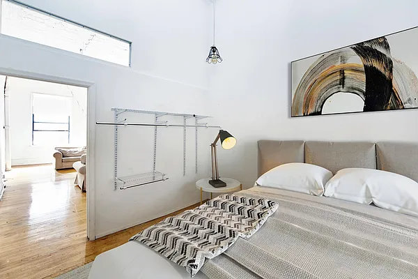 Rented by R New York | media 6