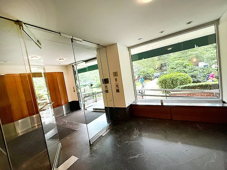 392 Central Park W #6T — Photo 16