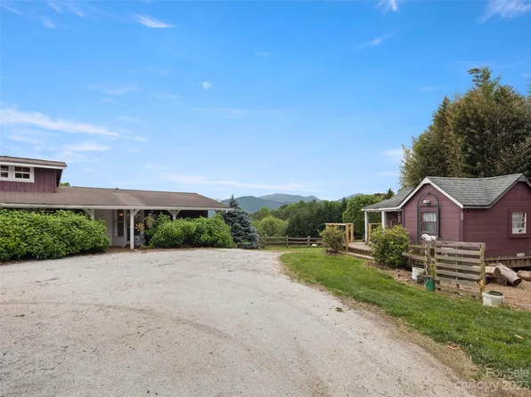 158 Goody Acre Dr, Waynesville, NC 28786