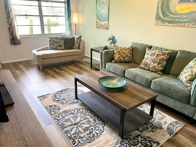 1 bed, 1.5 bath, 750 sqft, $1,800 — Photo 2