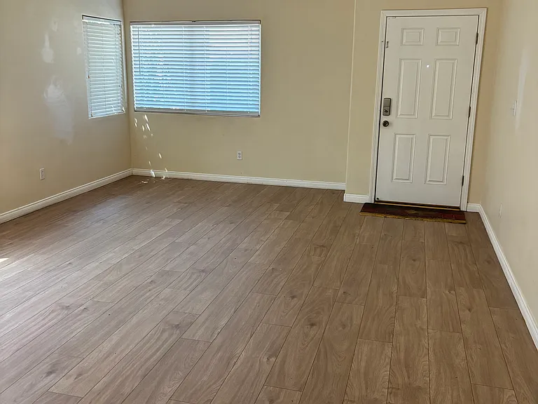 11705 Stellar Ave — Photo 7