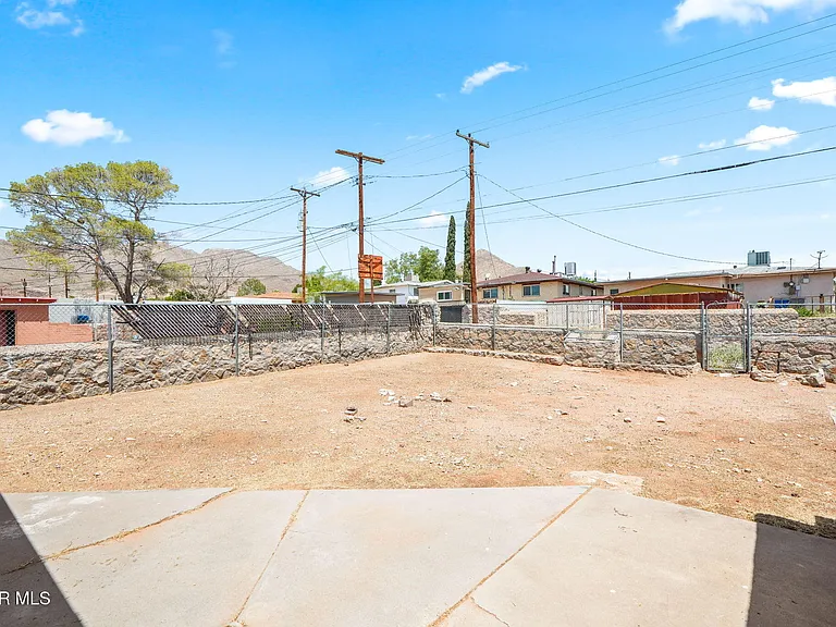 3125 Van Buren Ave — Photo 30