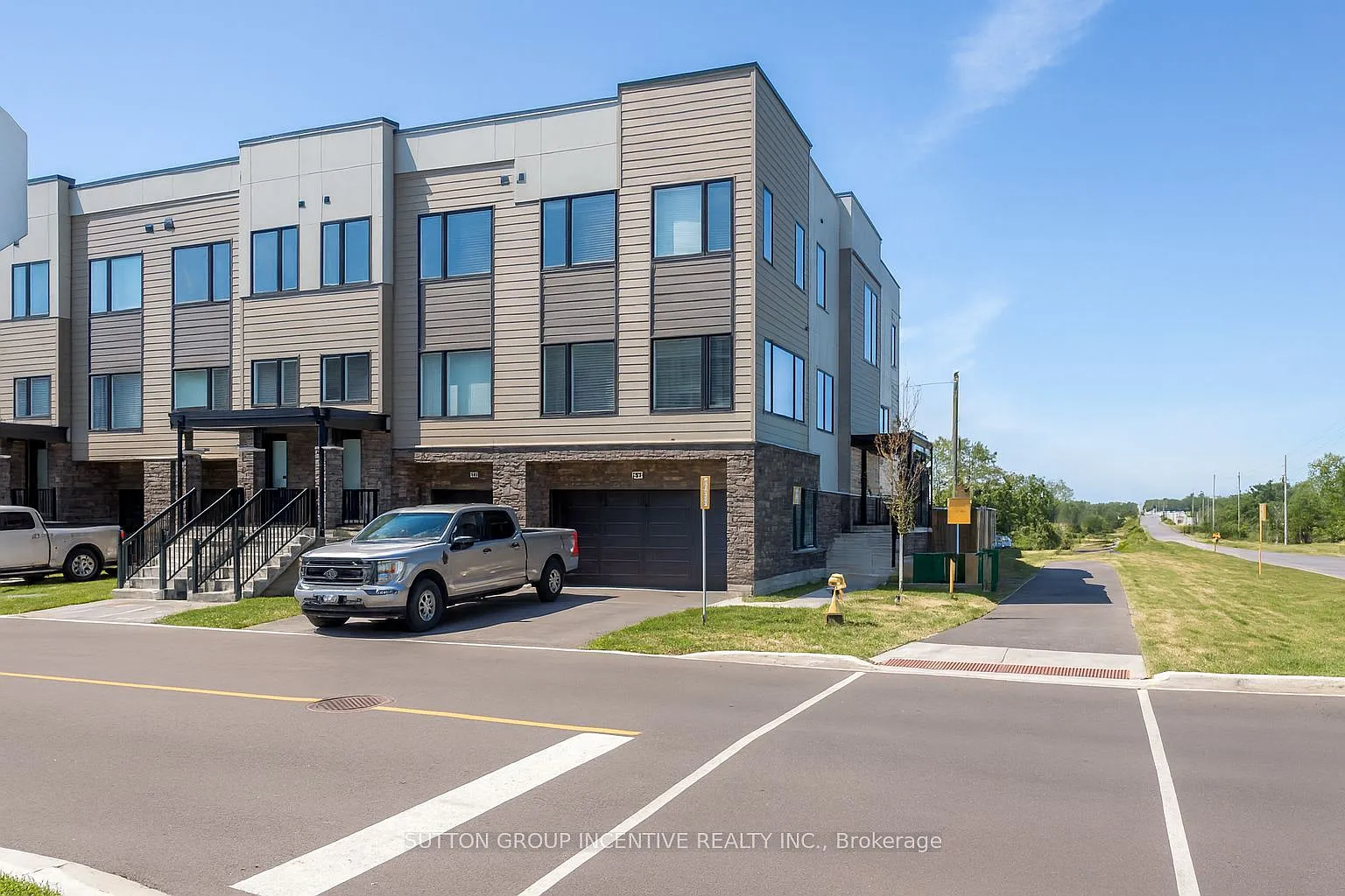 3 bed, $2,950 — Photo 1