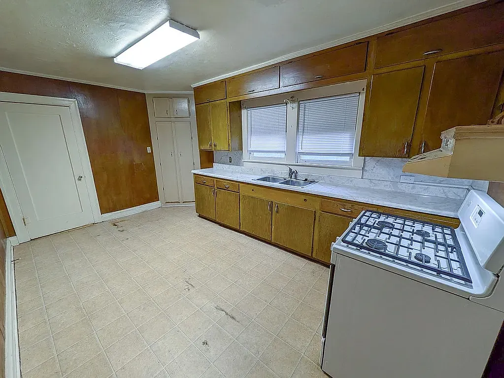 2 bed, 1100 sqft, $1,200 — Photo 2