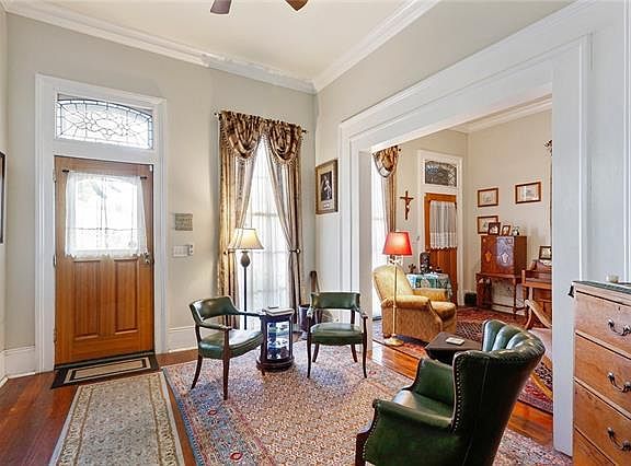 4th image of 828 Franklin Ave