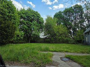 Montgomery Ave, Cleveland, OH 44104