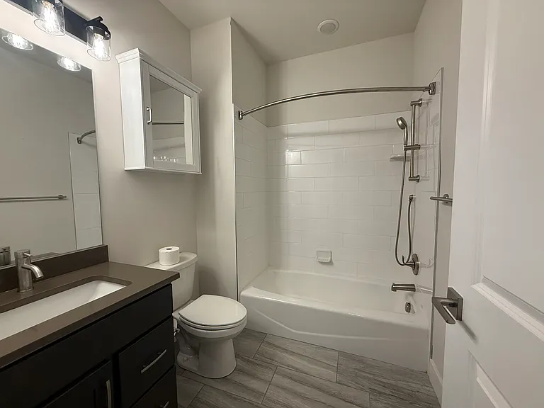 2 Bed 2.5 Bath - 1,641 sqft
