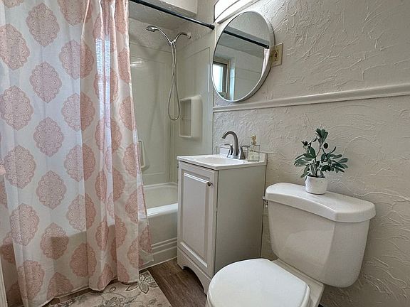 3rd image of 731 California Ave #31