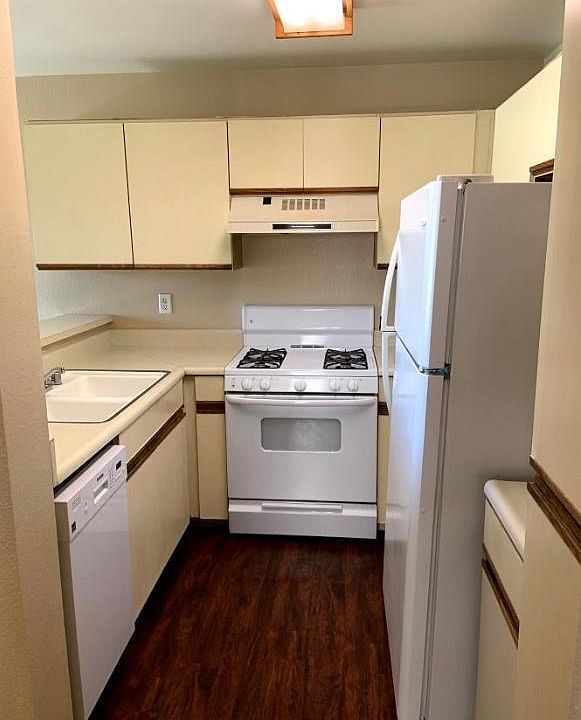 1st image of 2410 N Towne Ave #B122