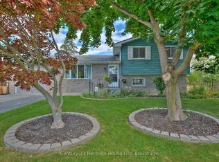 15 Malkin Ave, Fort Erie, ON L2A 5H9