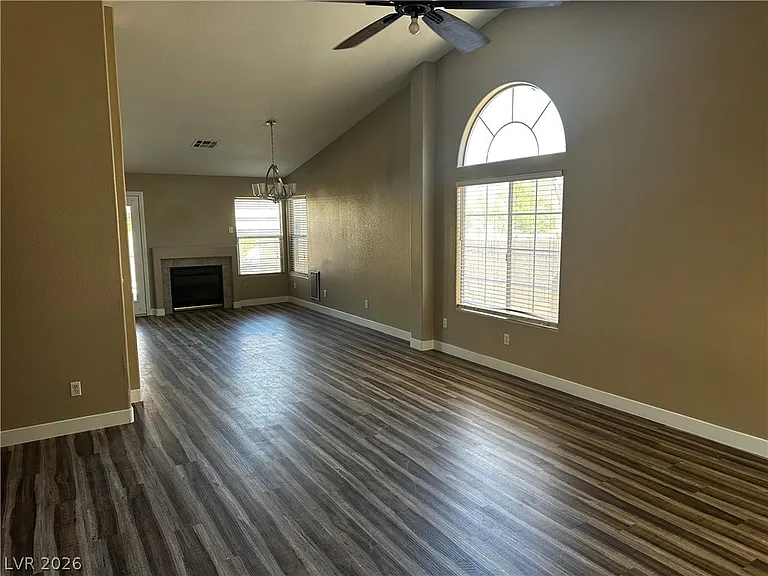 2229 Maple Shade St — Photo 10