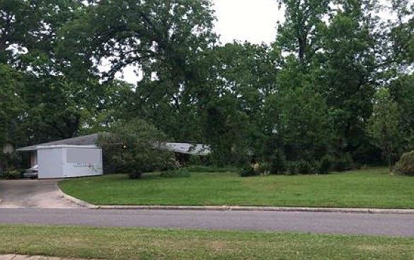 2nd image of 777 Neal Dr