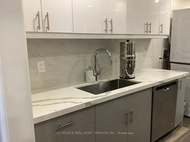 72 Adams St #UPPER — Photo 13