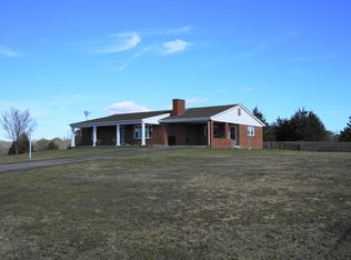 92 Maiden Ln, Fincastle, VA 24090