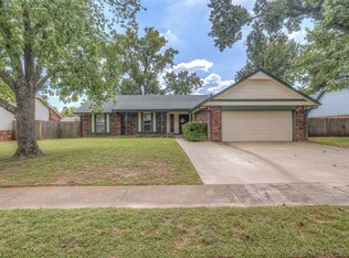936 W K St, Jenks, OK 74037