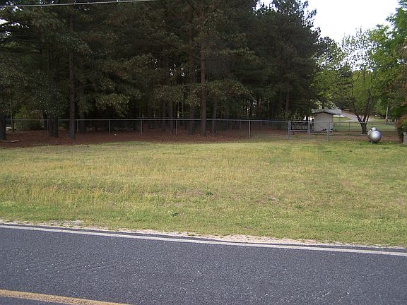 3rd image of 110 McCaskill Dr