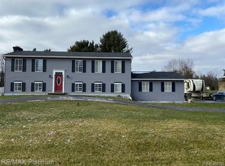 2519 Sun Terrace Dr, Hartland, MI