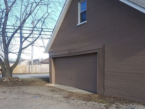 2nd image of 20635 W Park Ave