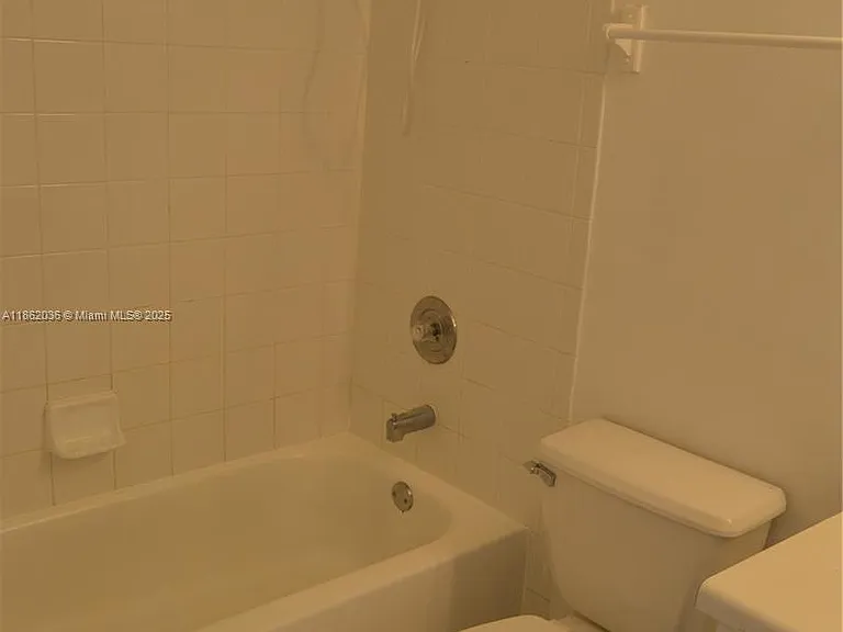 1527 Veracruz Ln — Photo 12
