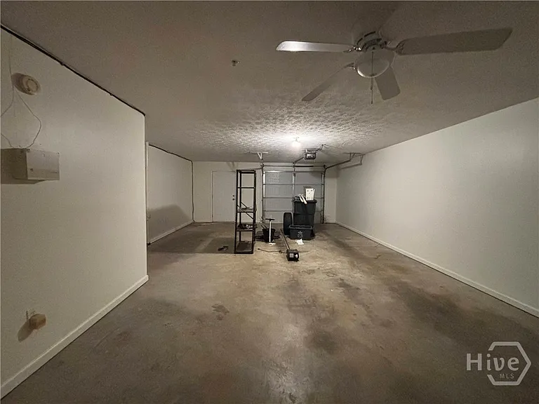 409 Whitehall Rd — Photo 17