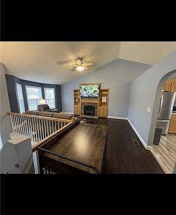 3rd image of 115 Greatwood Dr