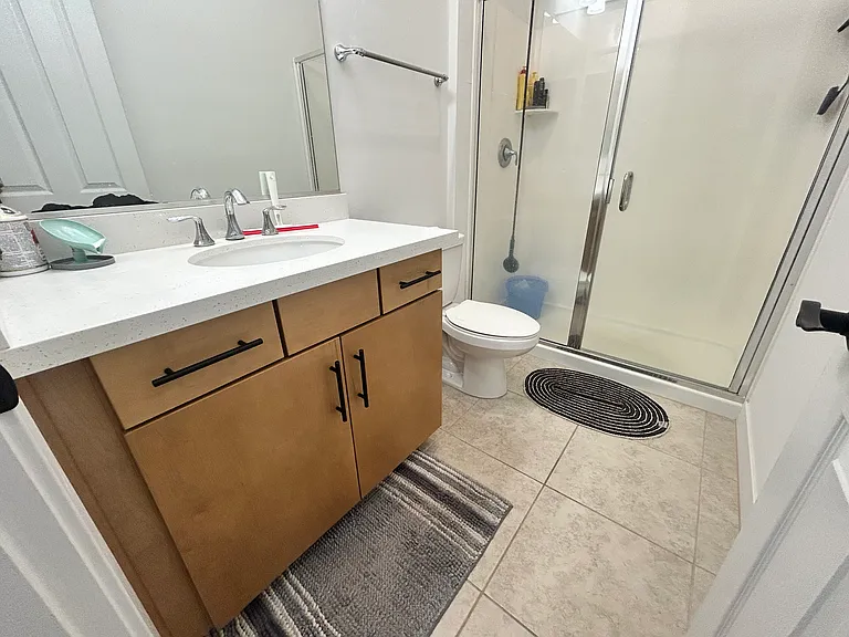 Bathroom3 with Shower