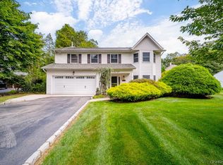 28 Haskell Ave, Airmont, NY 10901