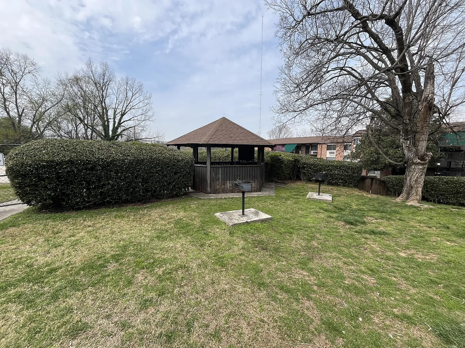 2733 Jersey Ave. B302 - 1 — Photo 3