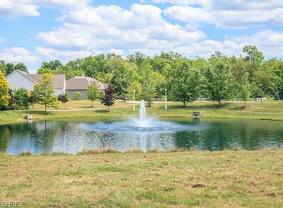 3rd image of 117 Fox Pointe Dr