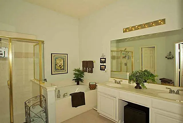 7261 Saint Augustine Dr — Photo 6