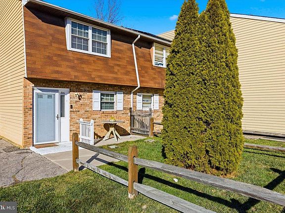 2nd image of 86 La Cascata