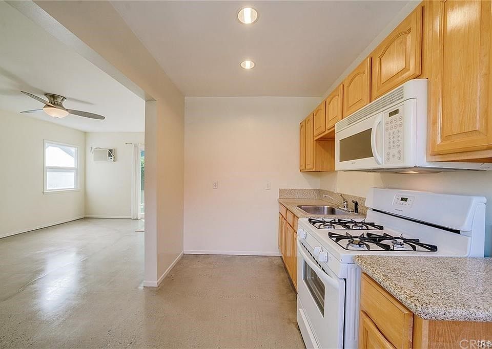 1st image of 2235 1/2 Laverna Ave