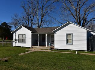 85 9th St N, Blessing, TX 77419